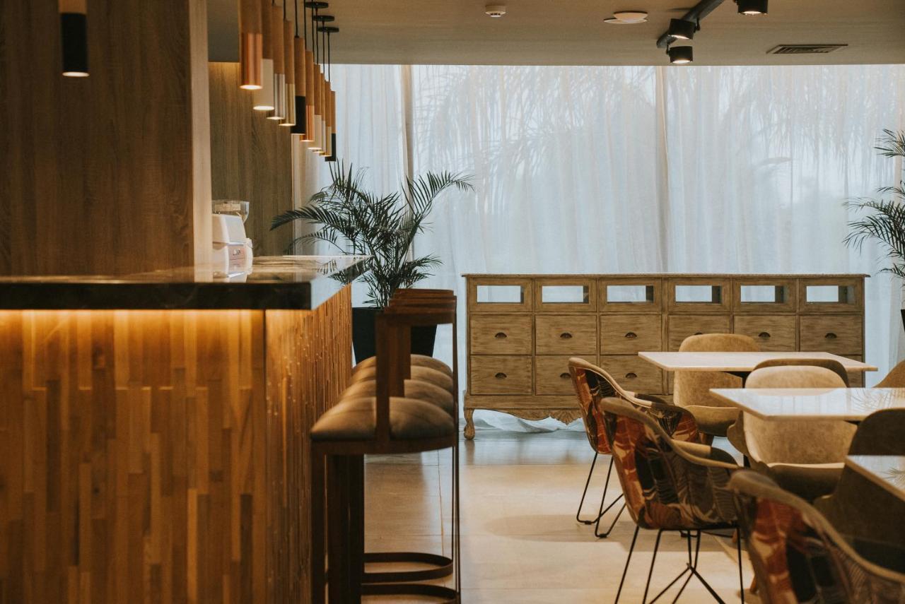 Howard Johnson Plaza La Ribera Ресістенсія Екстер'єр фото